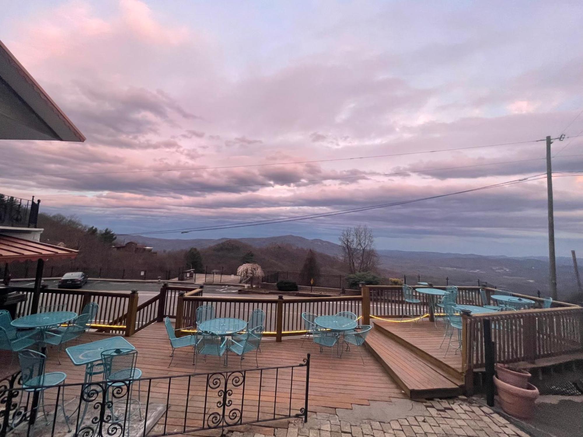 Skyline Village Inn Spruce Pine Bagian luar foto
