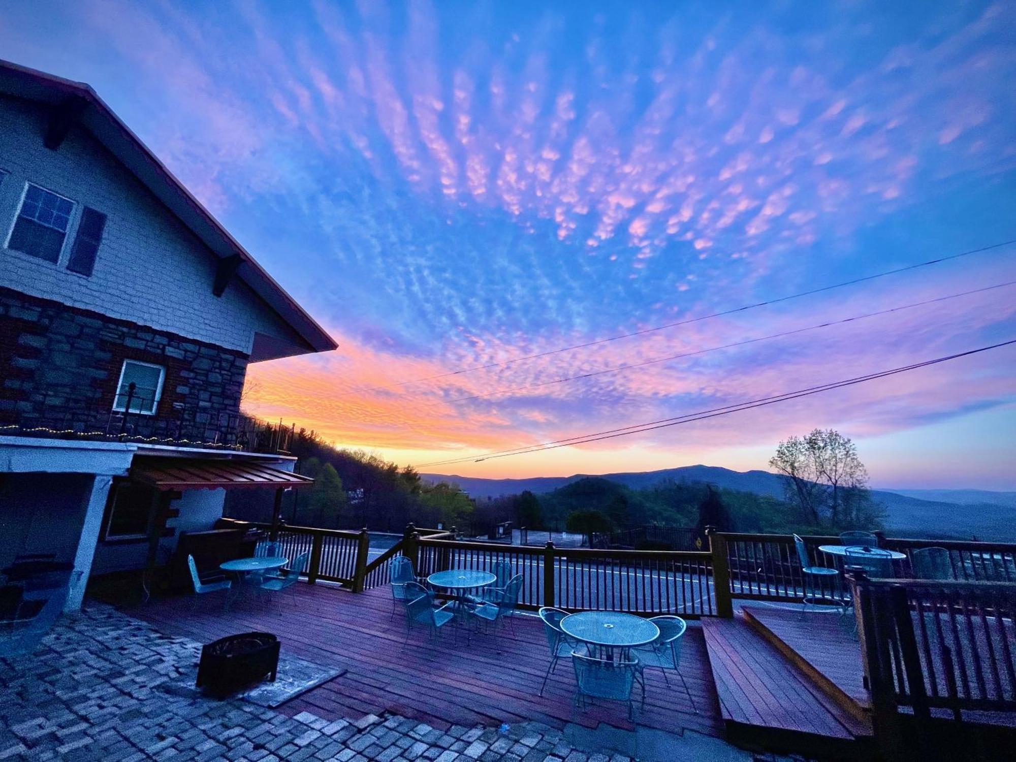 Skyline Village Inn Spruce Pine Bagian luar foto
