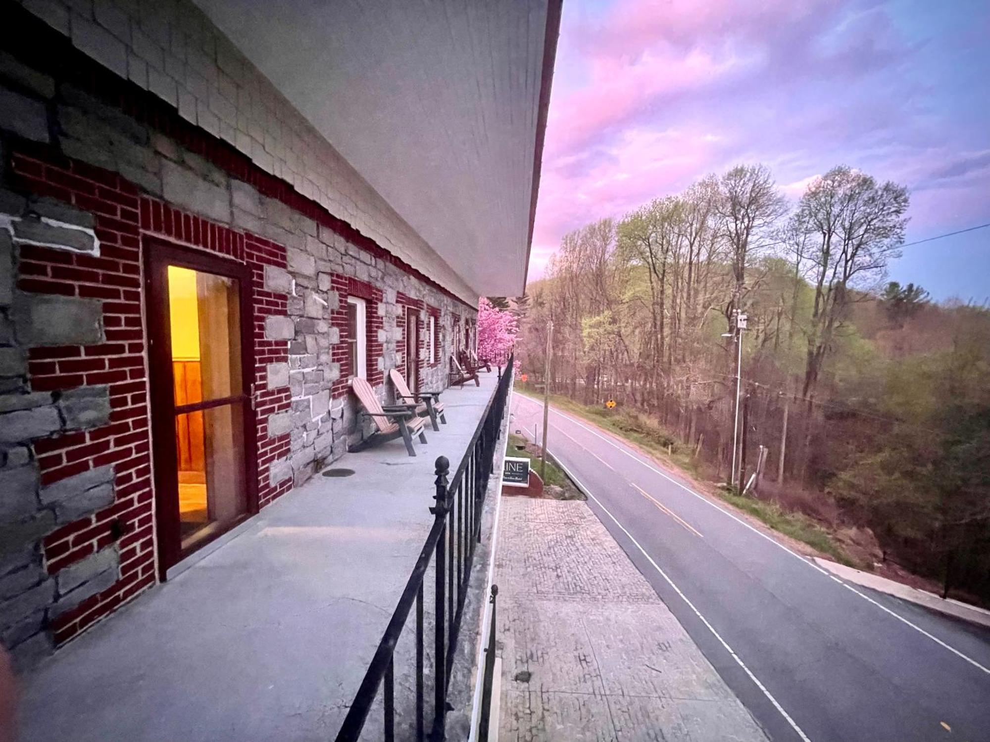 Skyline Village Inn Spruce Pine Bagian luar foto