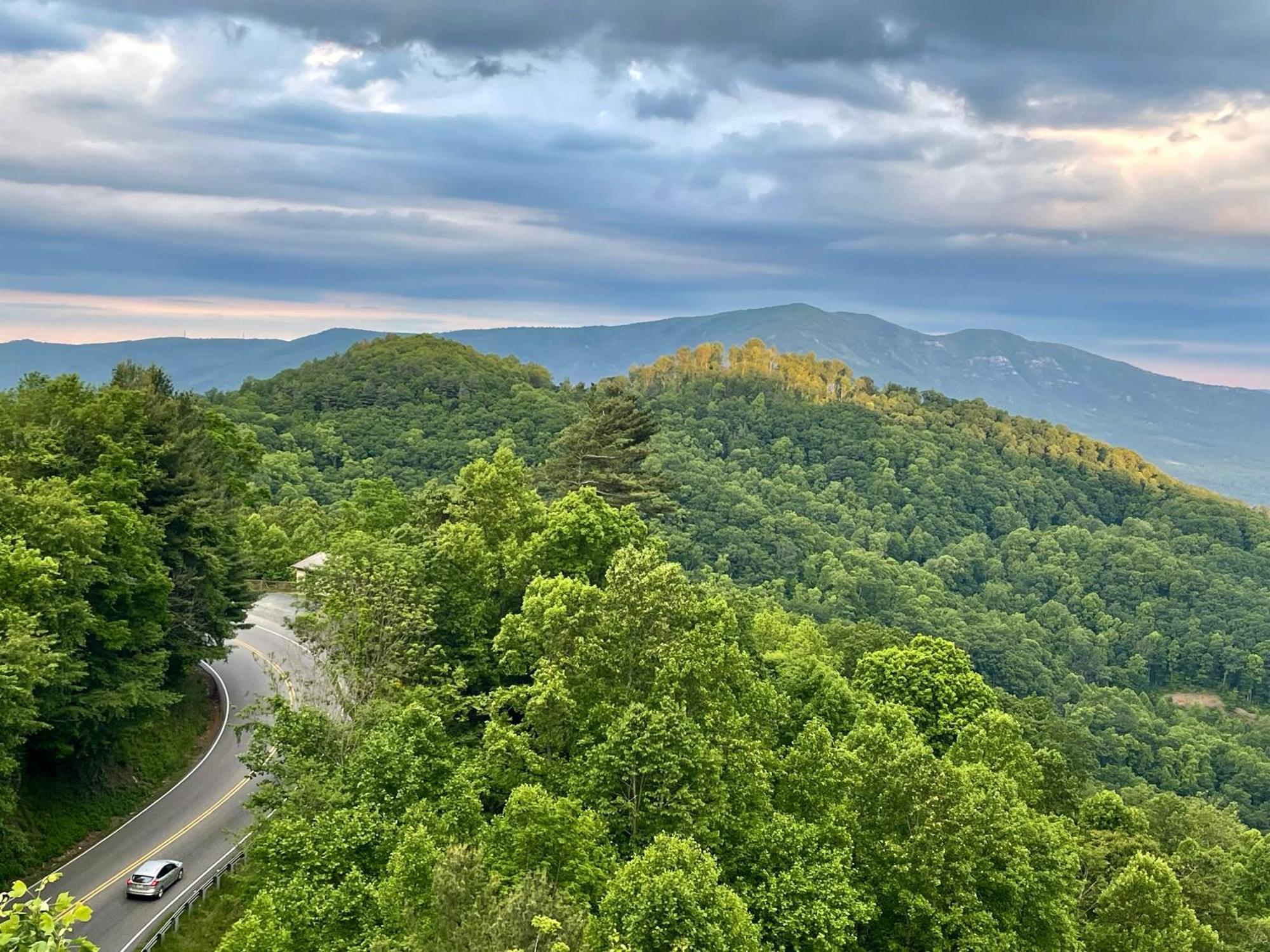 Skyline Village Inn Spruce Pine Bagian luar foto
