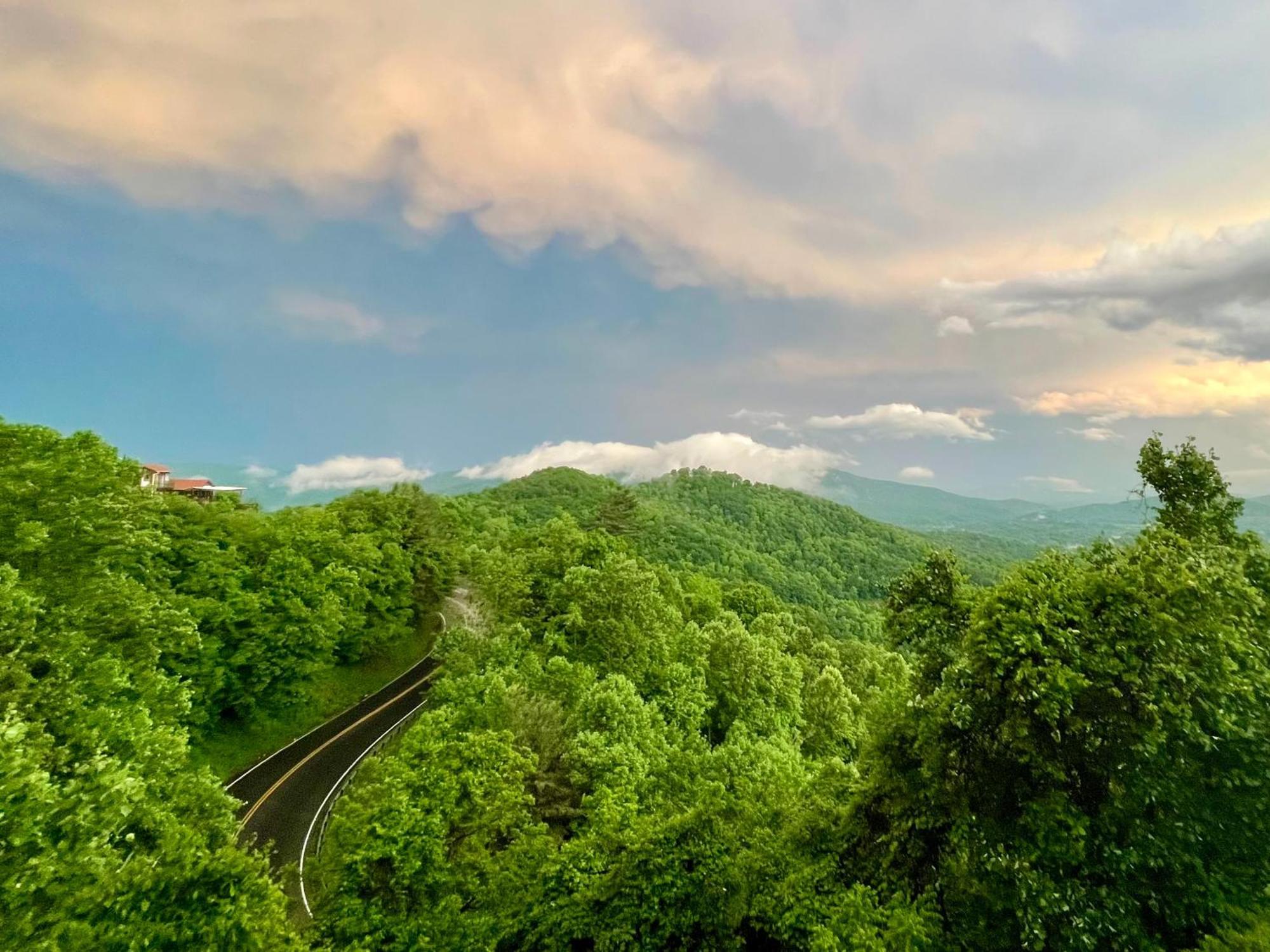 Skyline Village Inn Spruce Pine Bagian luar foto