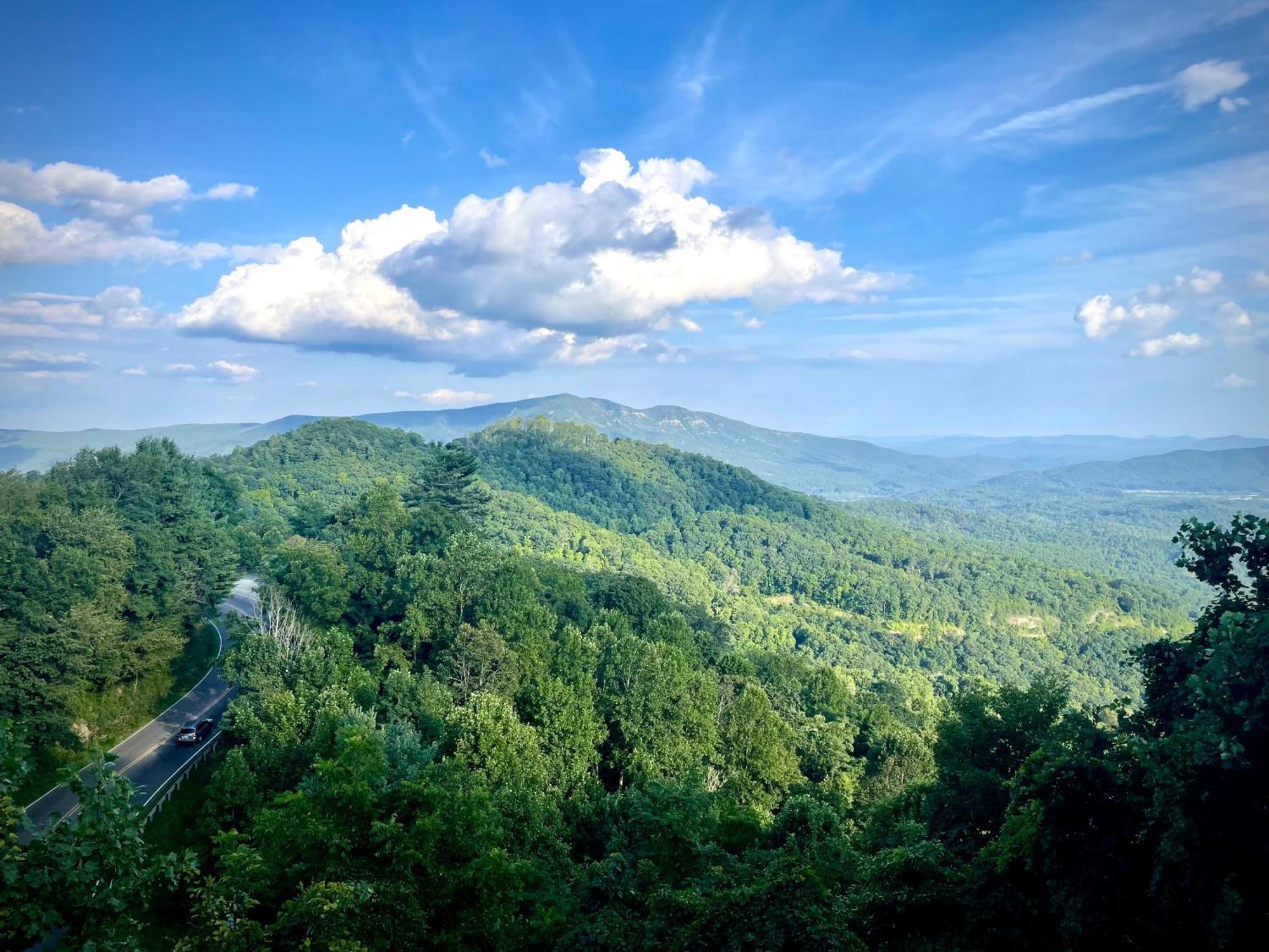 Skyline Village Inn Spruce Pine Bagian luar foto