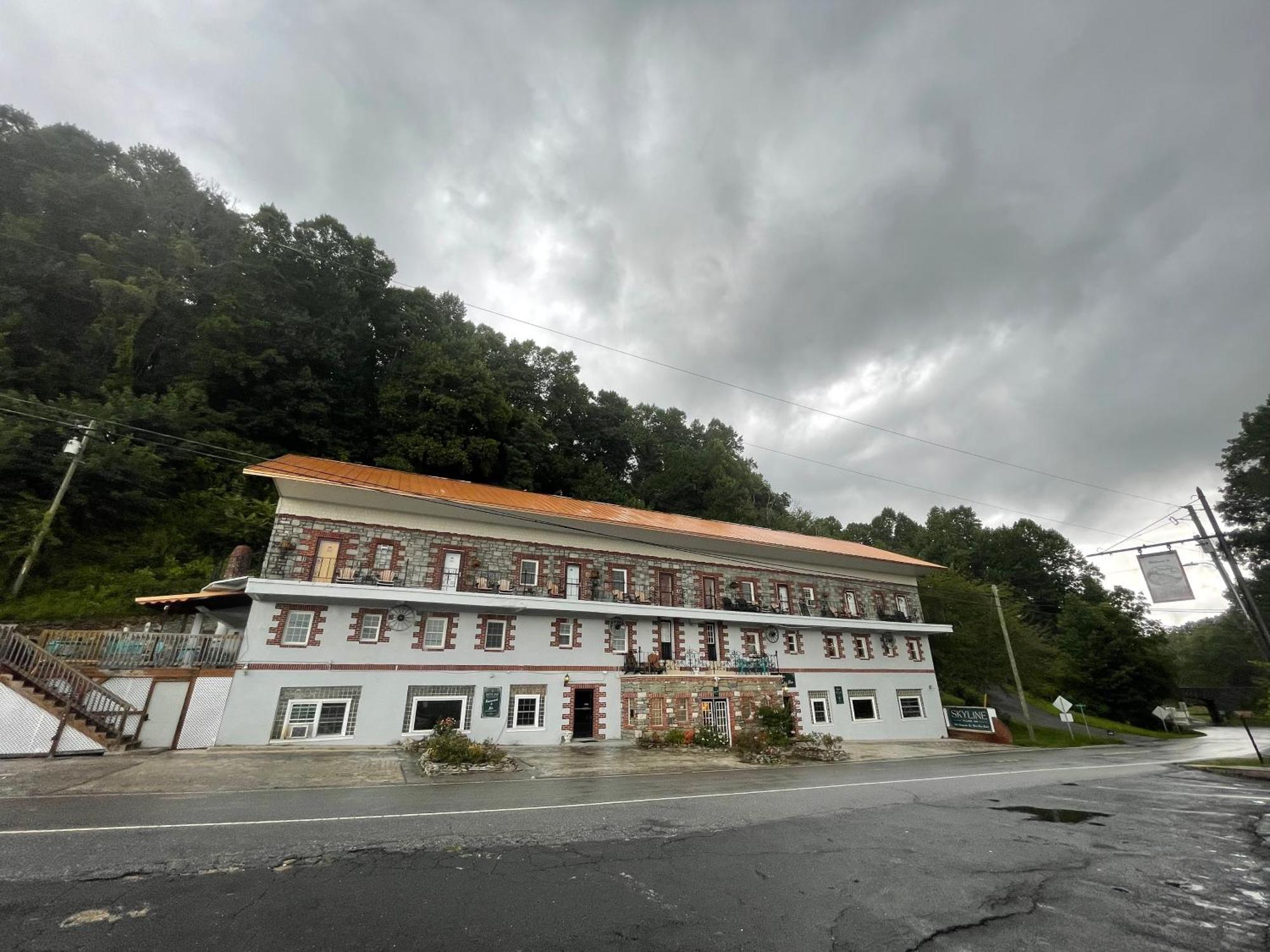 Skyline Village Inn Spruce Pine Bagian luar foto