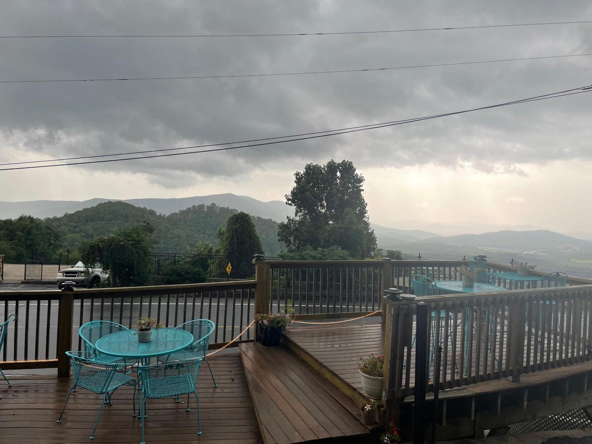 Skyline Village Inn Spruce Pine Bagian luar foto