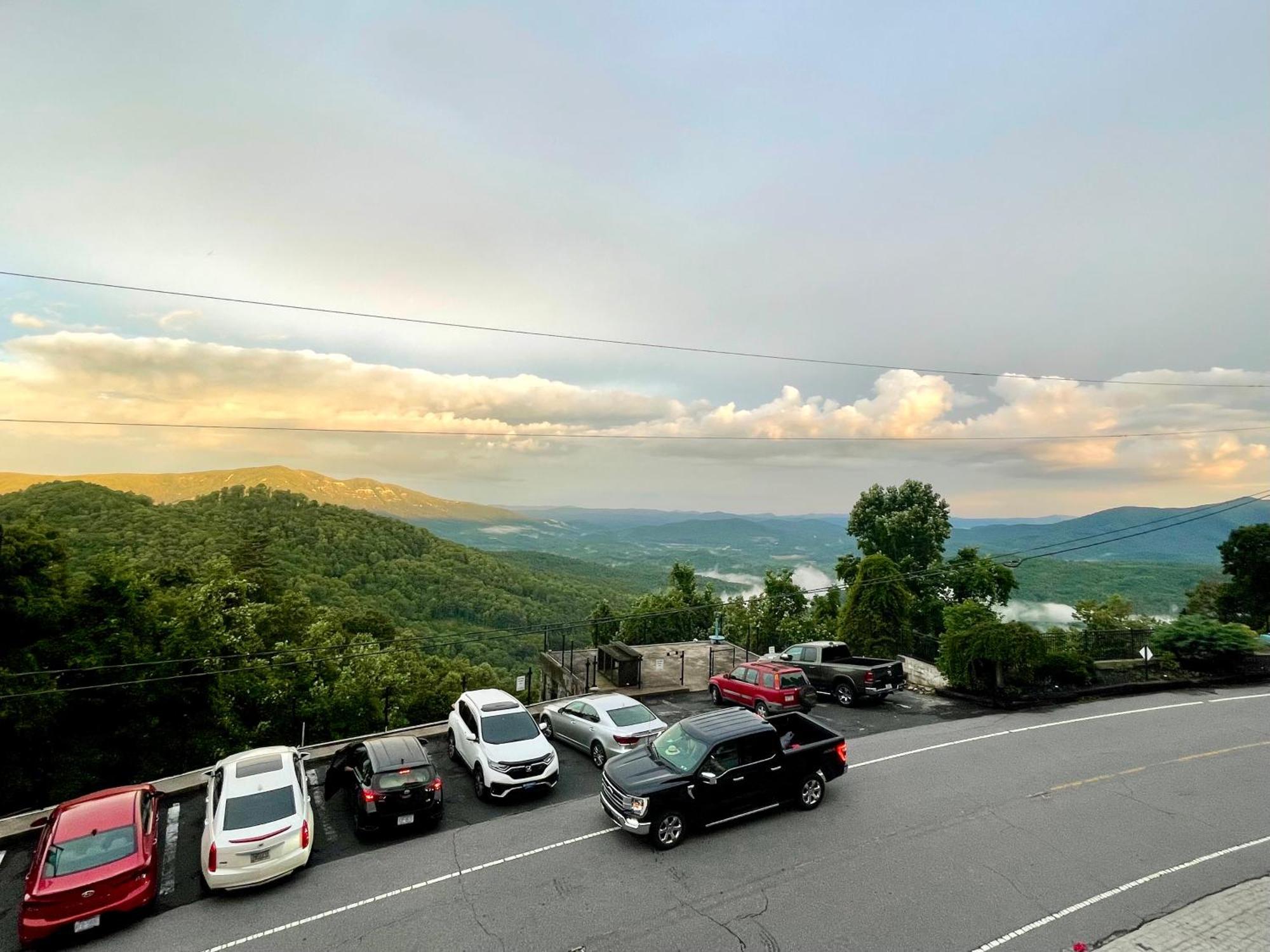Skyline Village Inn Spruce Pine Bagian luar foto