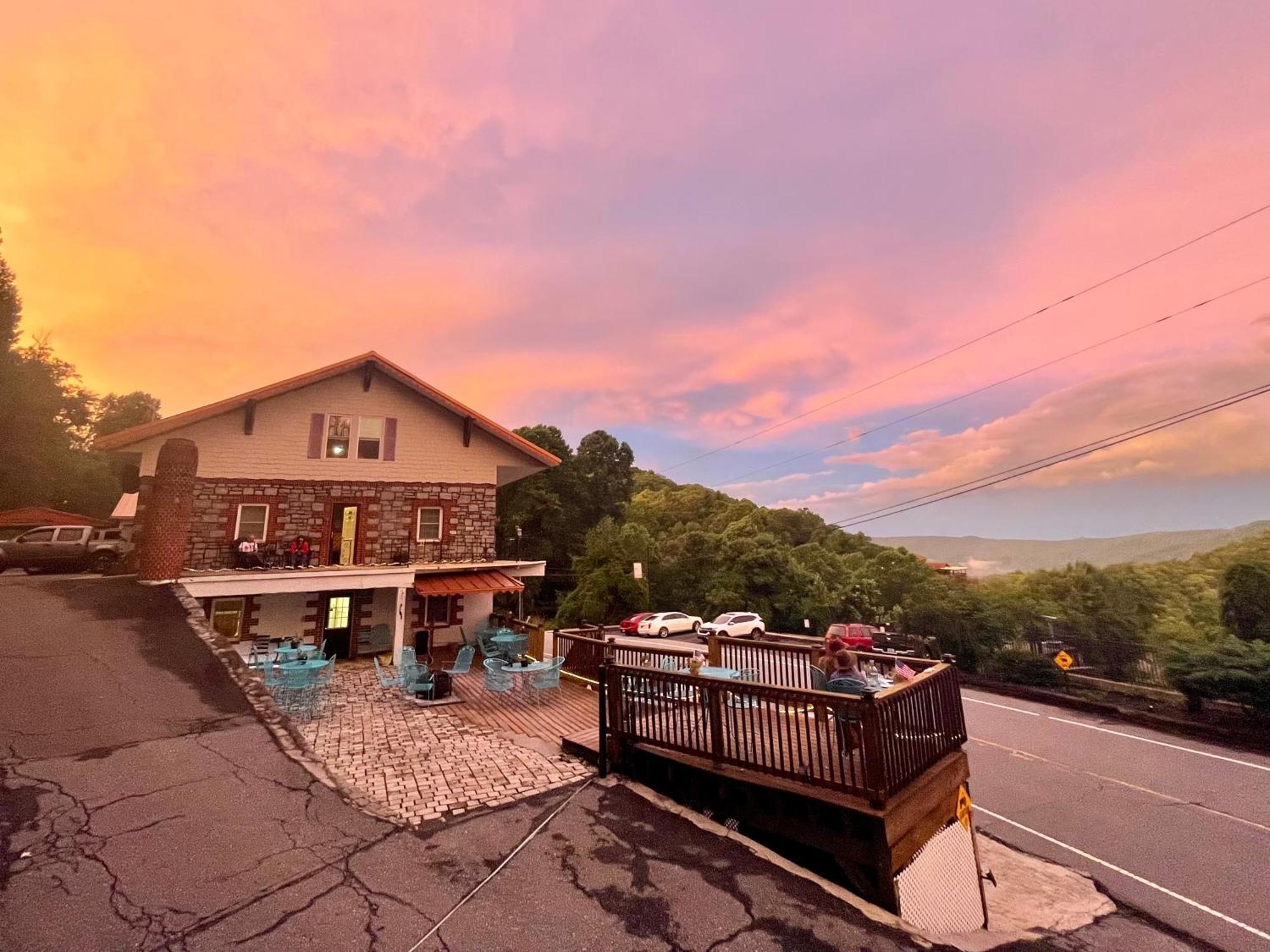 Skyline Village Inn Spruce Pine Bagian luar foto