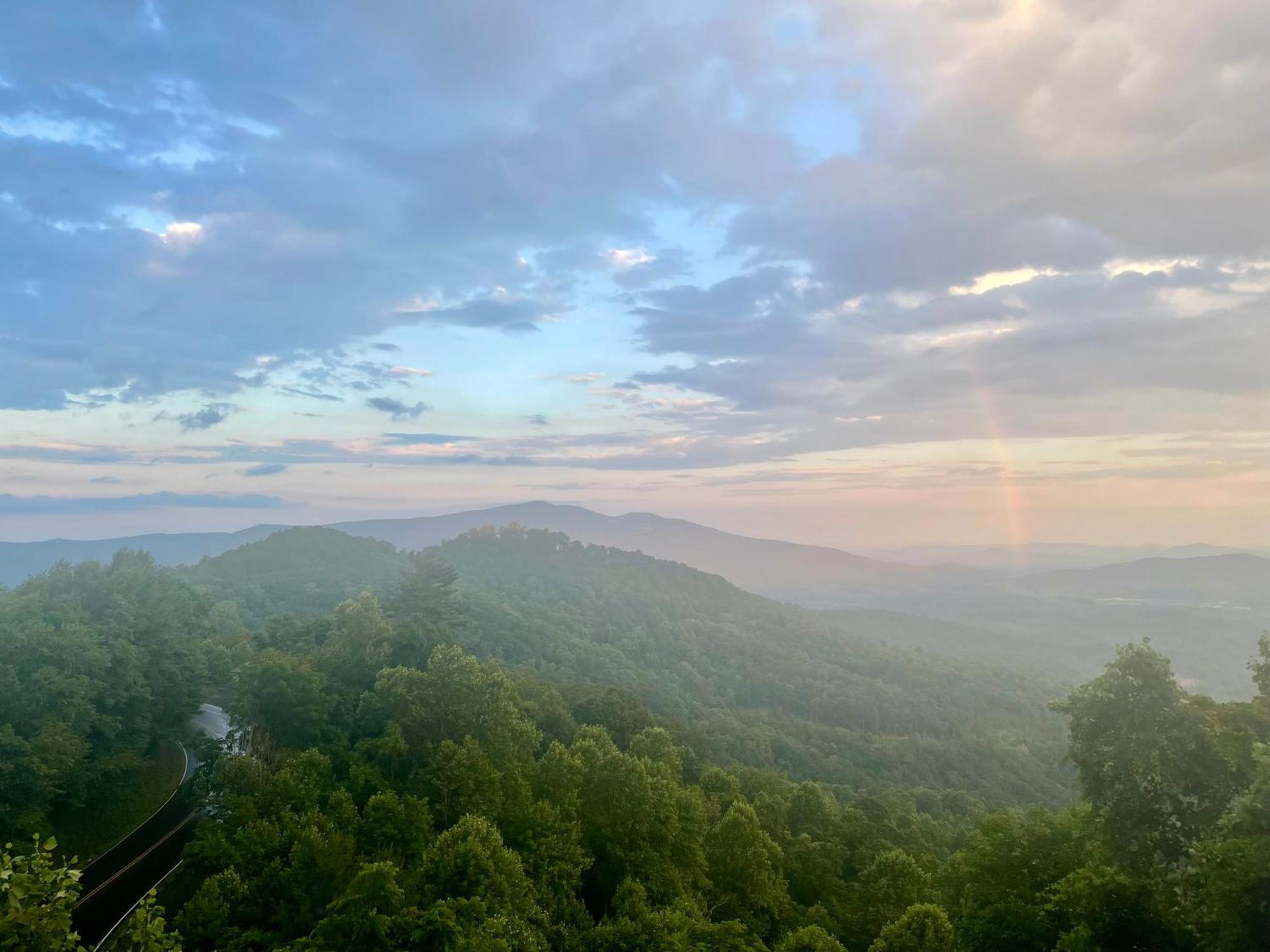 Skyline Village Inn Spruce Pine Bagian luar foto