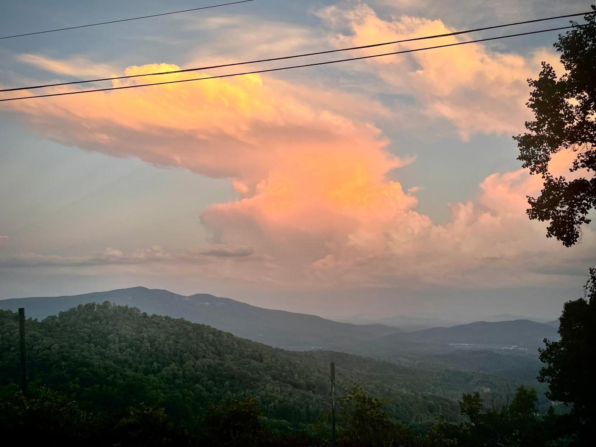 Skyline Village Inn Spruce Pine Bagian luar foto