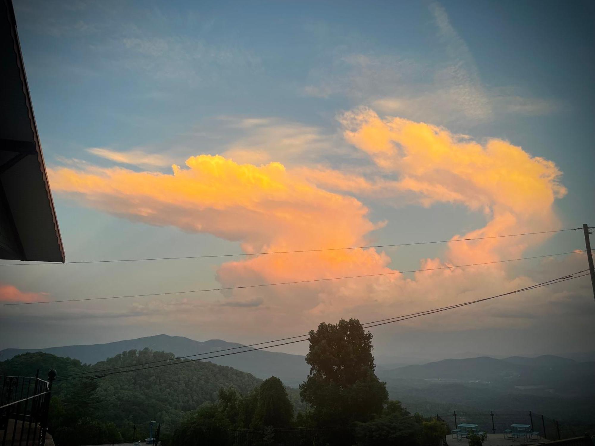 Skyline Village Inn Spruce Pine Bagian luar foto
